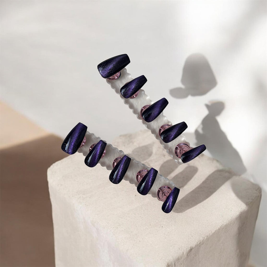 Midnight Magic Cat-Eye Nails (Medium Coffin)